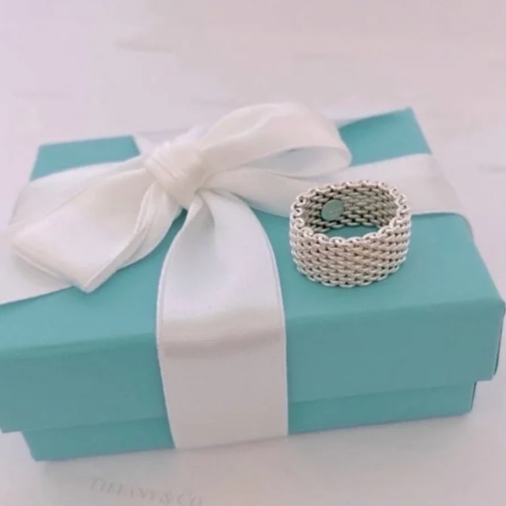 Tiffany & Co. Somerset Mesh Ring Band Sterling Silver 925 Size 7.5 W/ Pouch